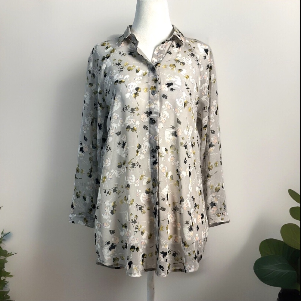 Women's Cabi  Matinee Grey Floral Sheer Blouse Top Button Up Size xS Style 5204